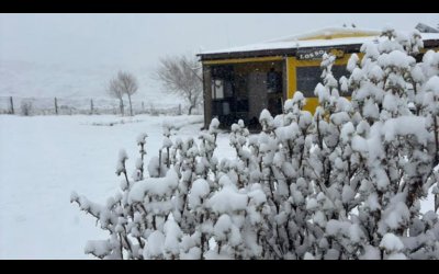 El invierno se resiste: nieve y frío intenso en las Sierras de Córdoba